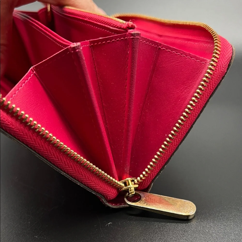 Louis Vuitton Rose Pop Pink Vernis Embossed Zippered Patent Leather Wallet COA - Picture 8 of 13